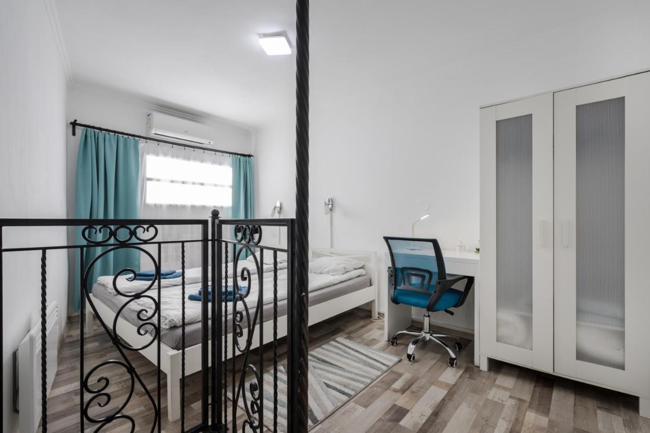 Bpr Simply Azure Apartment Budapest Exteriör bild