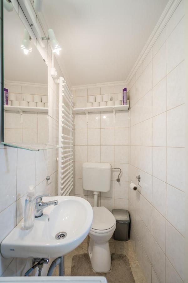 Bpr Simply Azure Apartment Budapest Exteriör bild